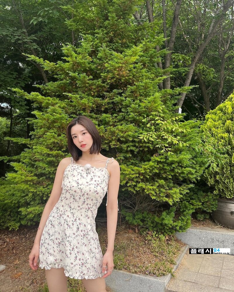 220712-Kwon-Eunbi-Instagram-Update-documents-5.jpg
