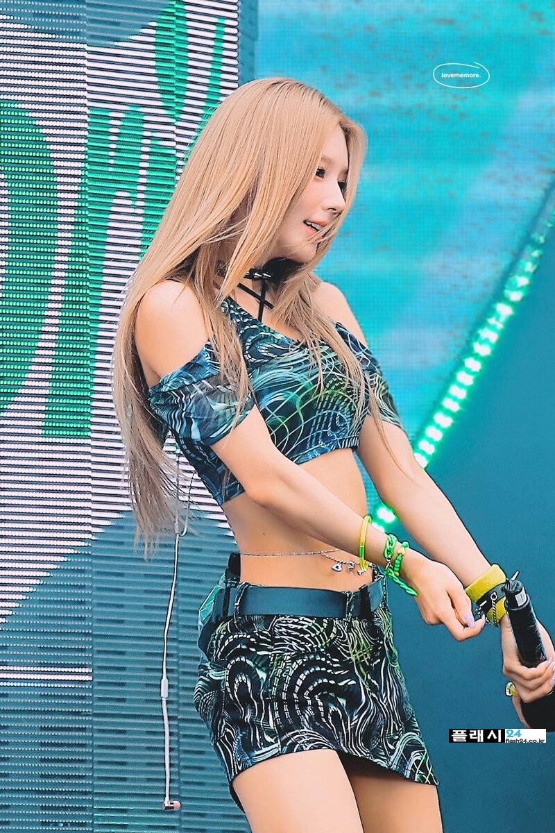 220626-G-I-DLE-Miyeon-Waterbomb-Festival-documents-5.jpg