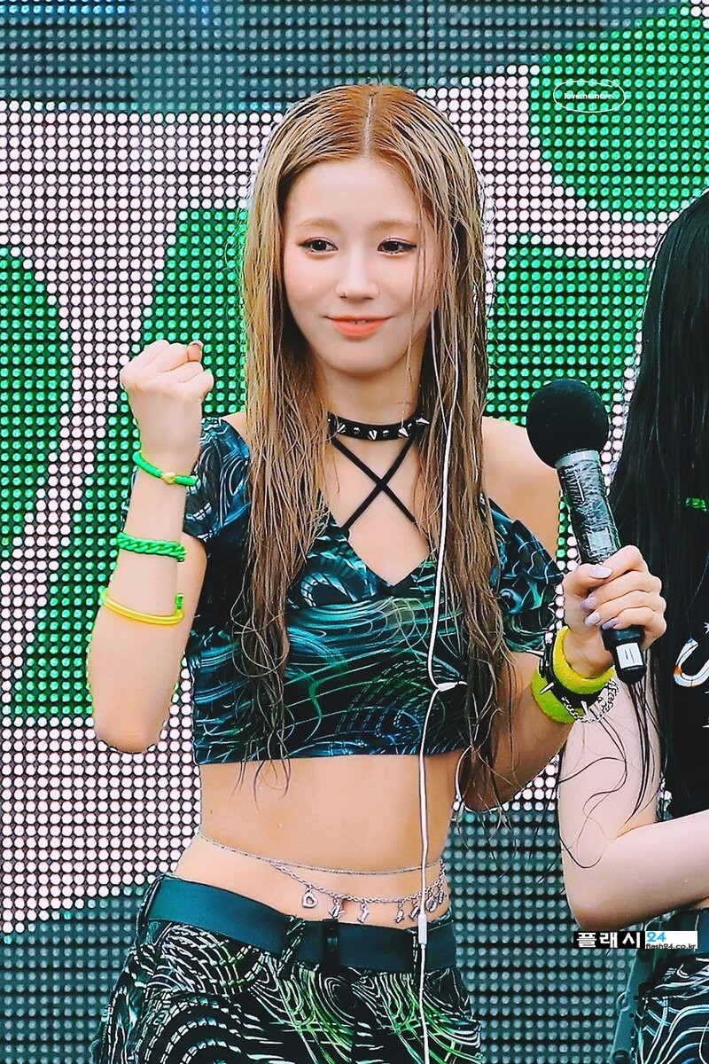 220626-G-I-DLE-Miyeon-Waterbomb-Festival-documents-4.jpg