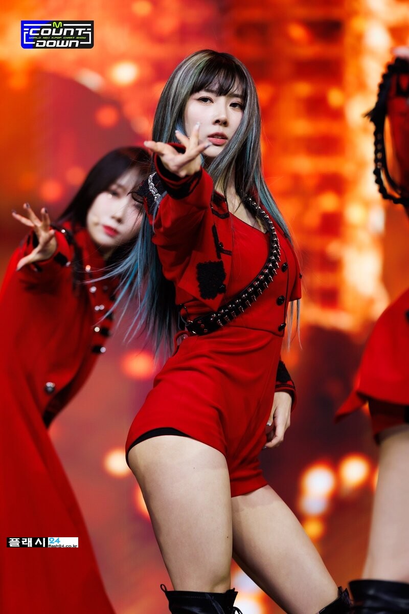 221013-Dreamcatcher-Yoohyeon-VISION-at-M-Countdown-documents-2.jpg