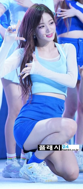 Lee Chaeyoung Fromis9 16.jpg