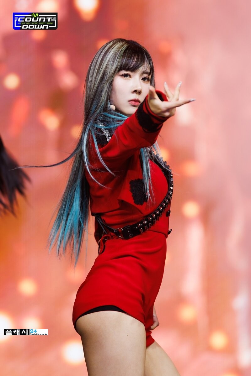 221013-Dreamcatcher-Yoohyeon-VISION-at-M-Countdown-documents-1.jpg