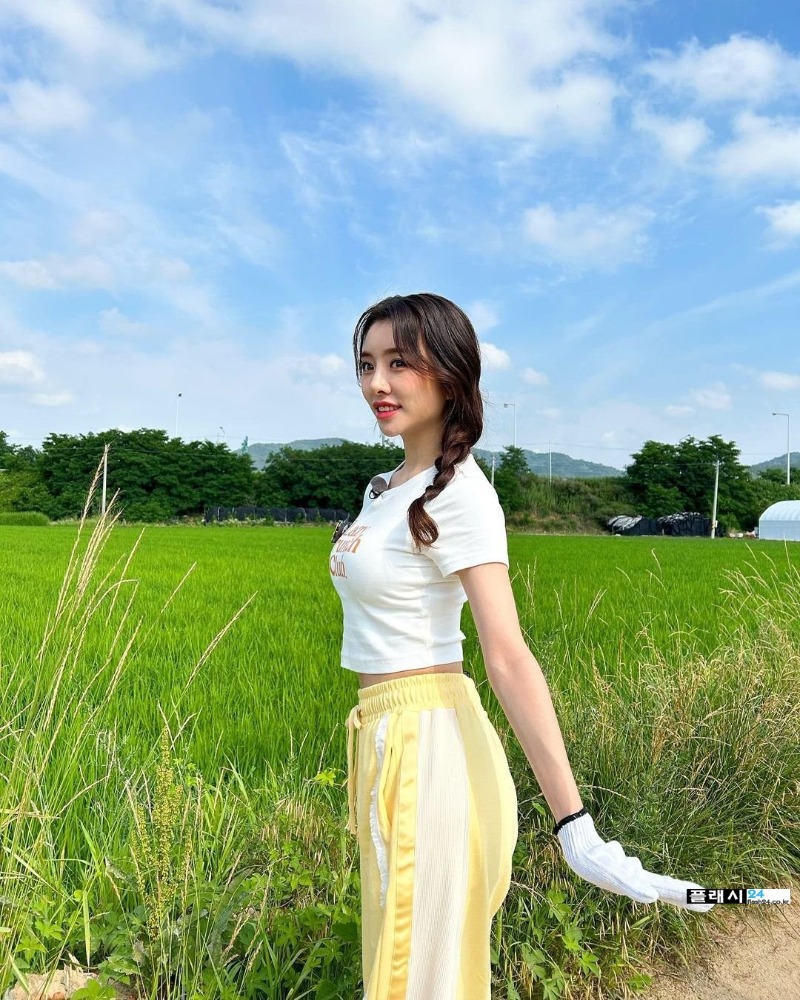 seolhayoon_355536717_1015031763247063_470465666471116809_n.jpg