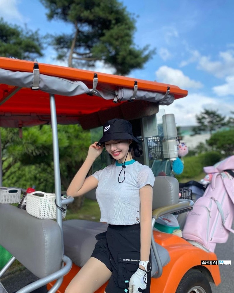 heyinkwon_367028473_3434349726807461_381470748166650906_n.jpg