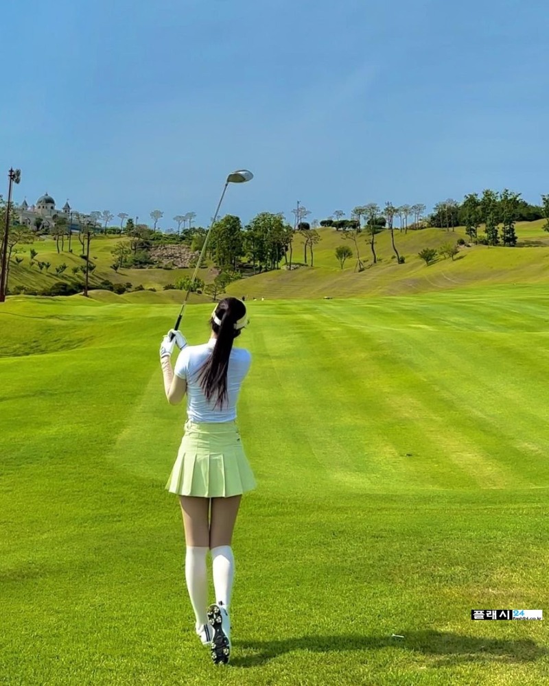 seyeonann_364269527_2929831183821107_1778463492184592899_n.jpg