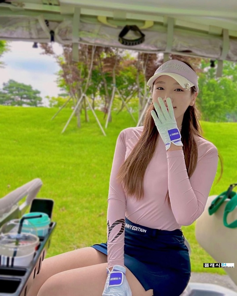 seyeonann_355119852_169091179486612_2765666027380914046_n.jpg