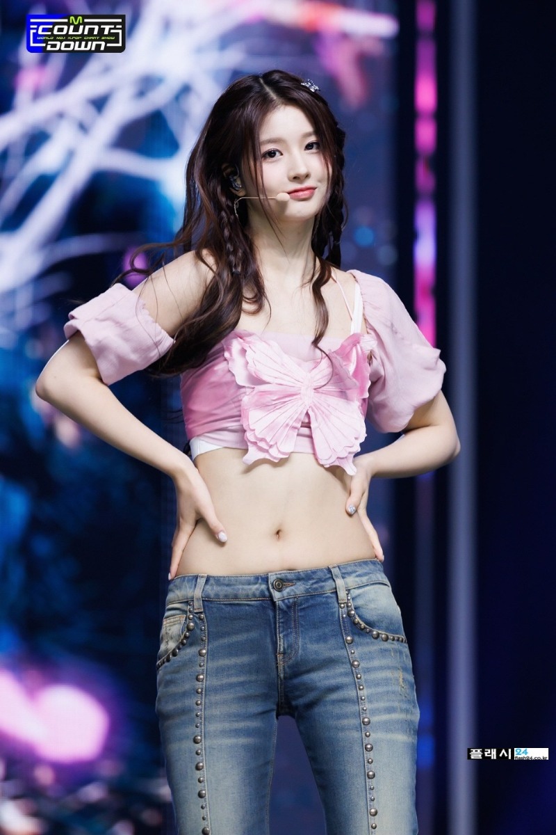 F157tGLaMAEcnuE.jpg