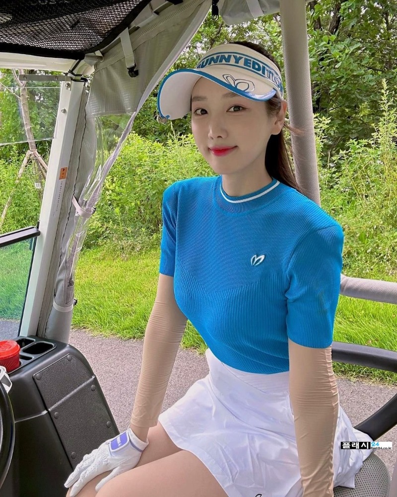seyeonann_361908565_178066501798607_36260064559315020_n.jpg