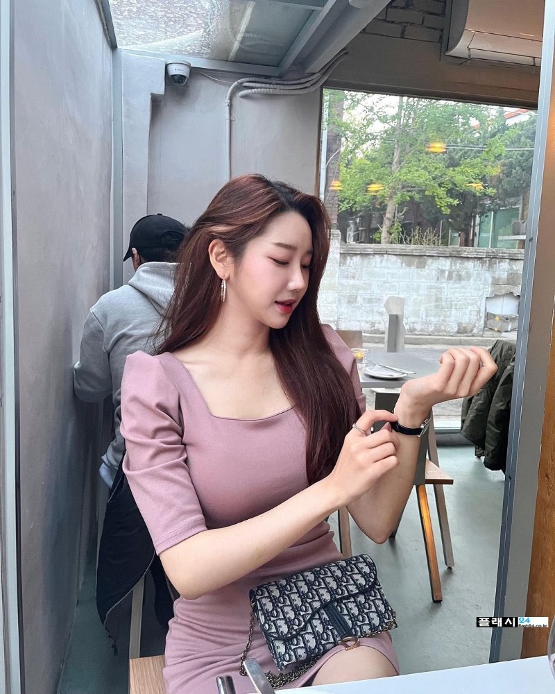 yoosunging_341703982_972647133740557_2209284357685949050_n.jpg