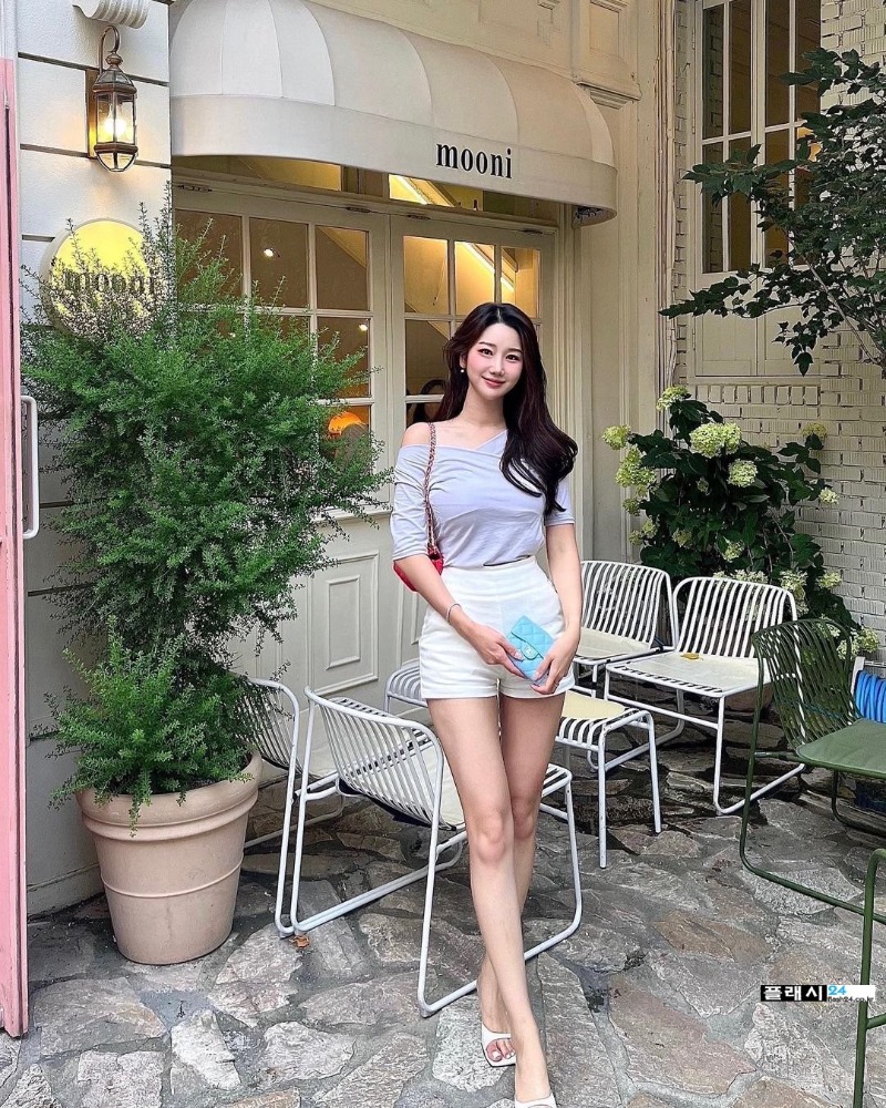 yoosunging_364122258_745435294049492_1561347260494151759_n.jpg