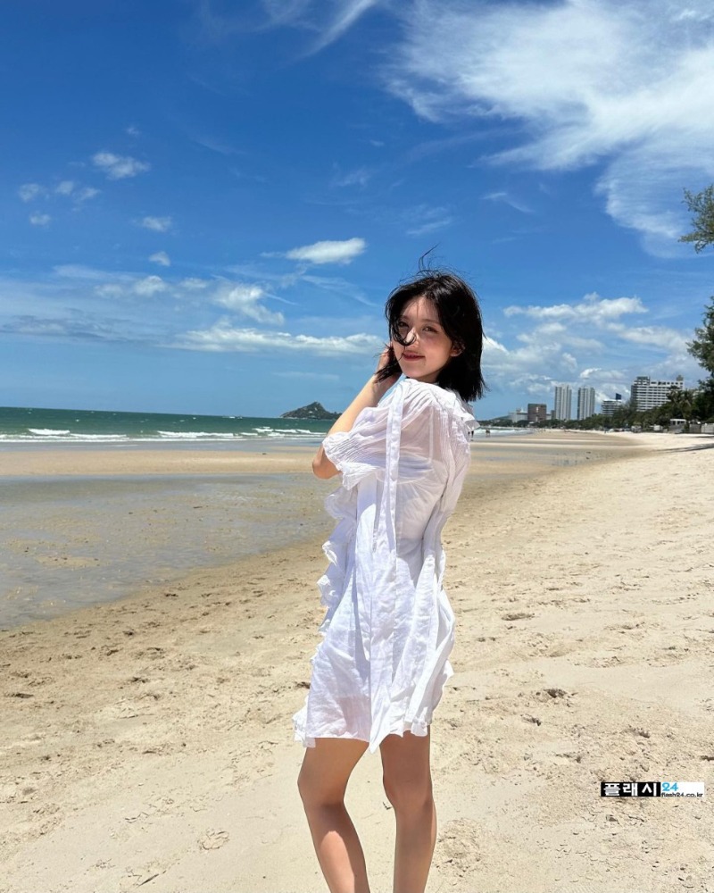 230216-Gaeul-Instagram-4.jpg