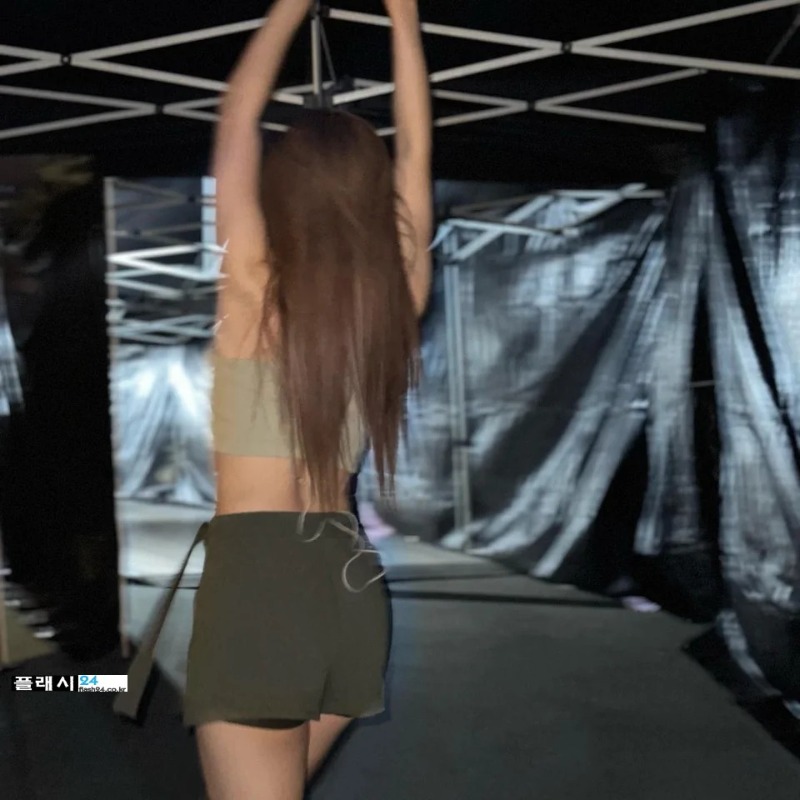 _z9lg3yq6n0qb1.jpg