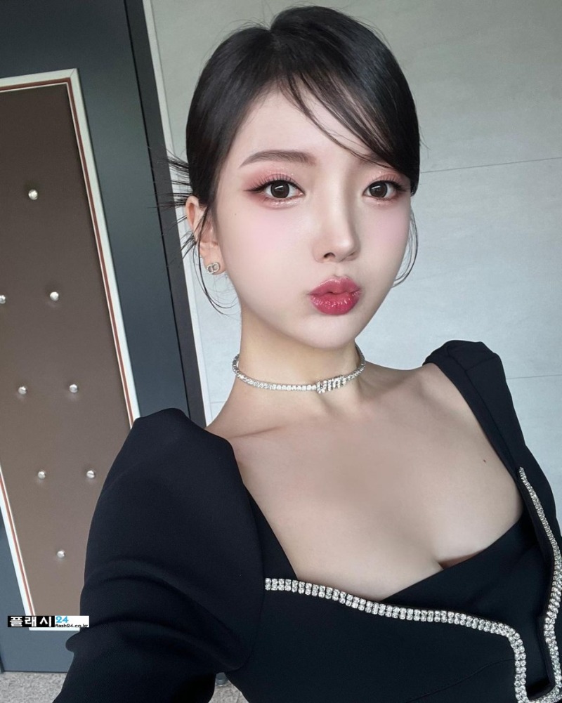 heavely_rina_362901975_675332080594557_5714355591194020637_n.jpg