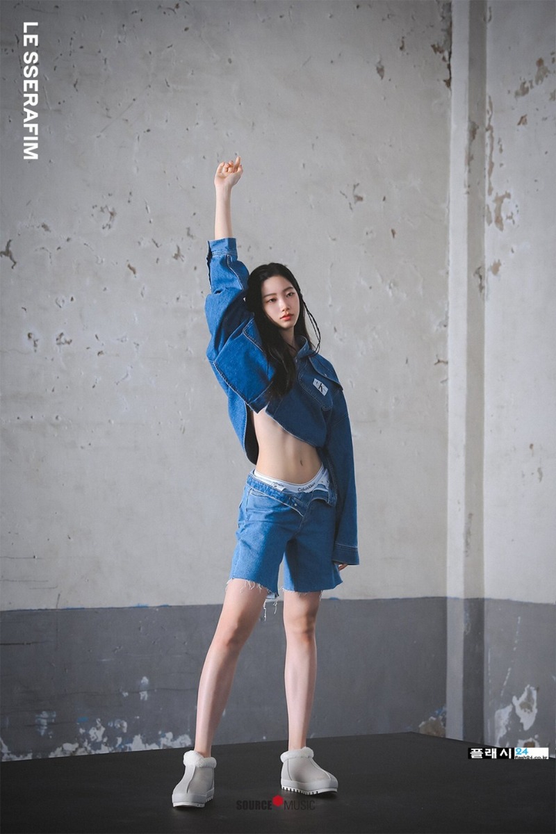 KAZUHA-Calvin-Klein-Jeans-Ads-Shoot-8.jpg