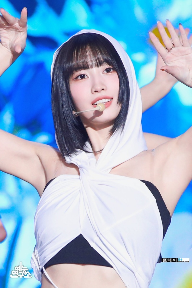 240302-TWICE-Momo-ONE-SPARK-at-Music-Core-2.jpg
