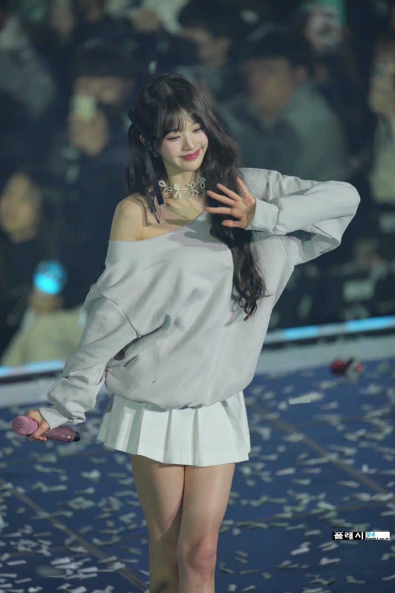 IVE-WONYOUNG-IVE-2nd-FANMEETING-10.jpg
