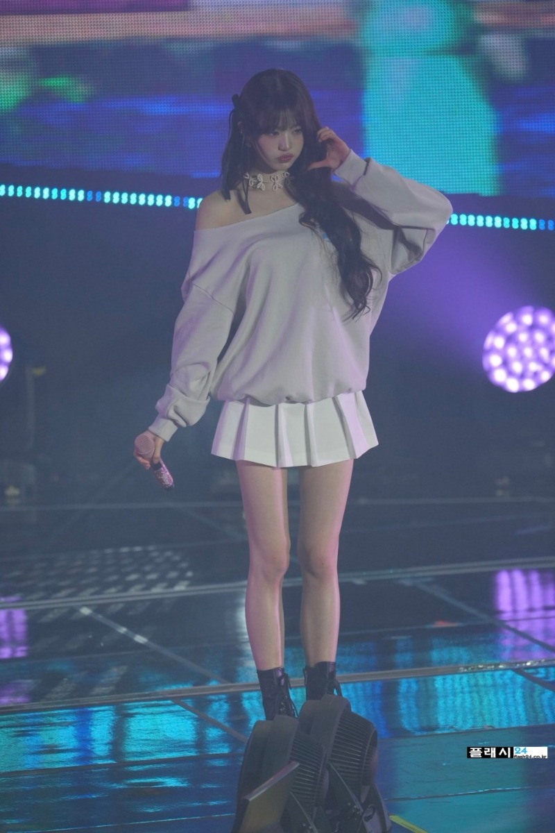 IVE-WONYOUNG-IVE-2nd-FANMEETING-16.jpg