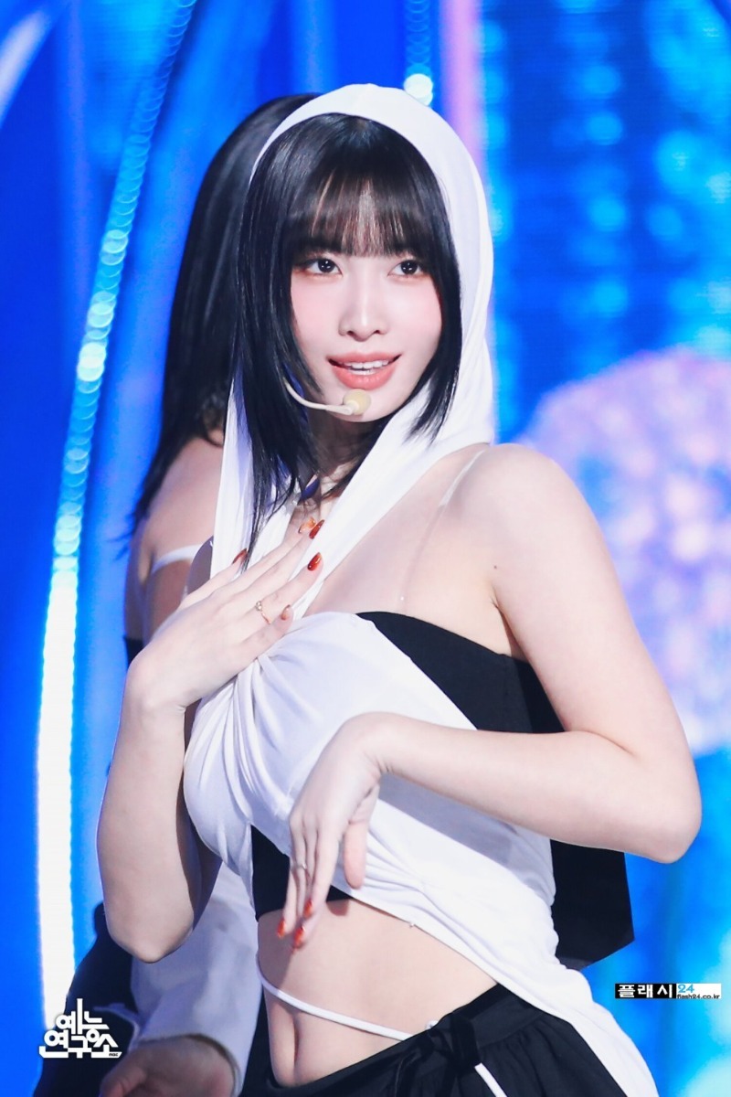 240302-TWICE-Momo-ONE-SPARK-at-Music-Core-1.jpg