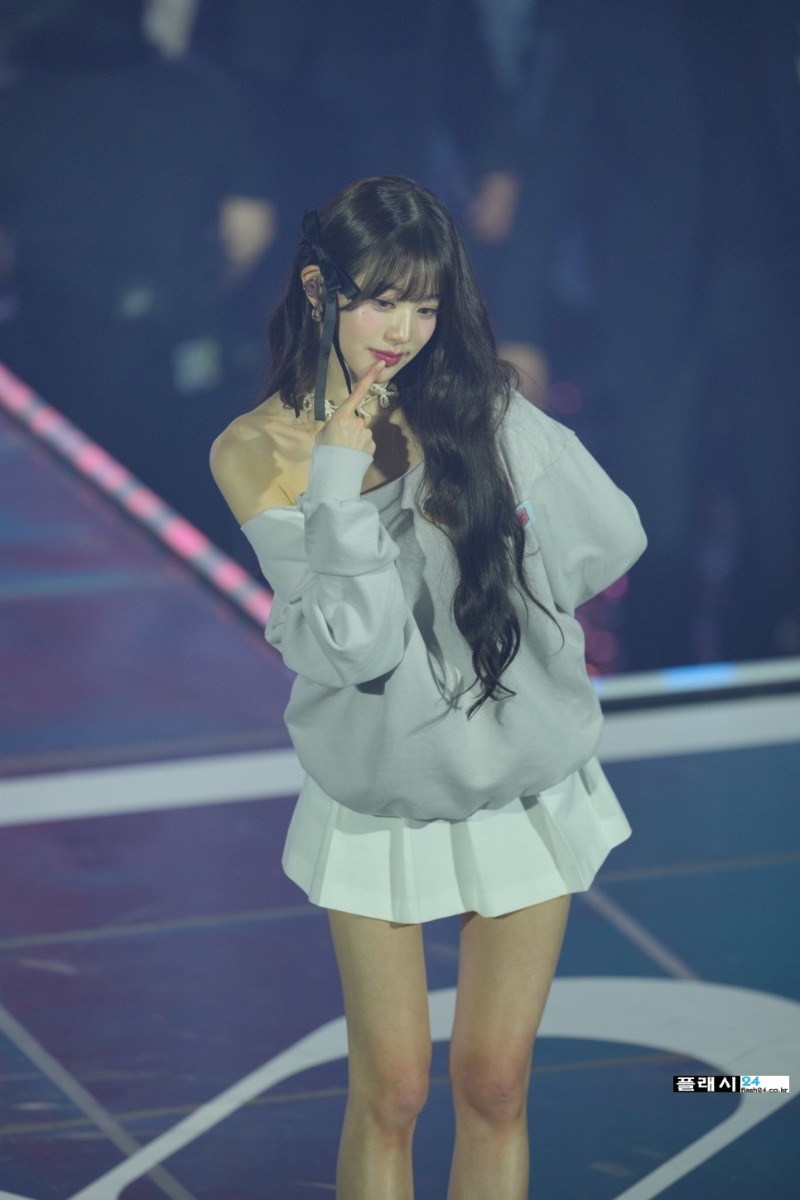 IVE-WONYOUNG-IVE-2nd-FANMEETING-14.jpg