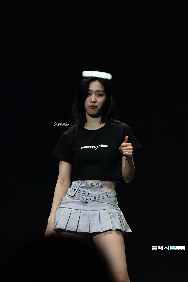 240326-ITZY-Ryujin-2nd-World-Tour-Born-To-Be-in-Melbourne-7.jpg
