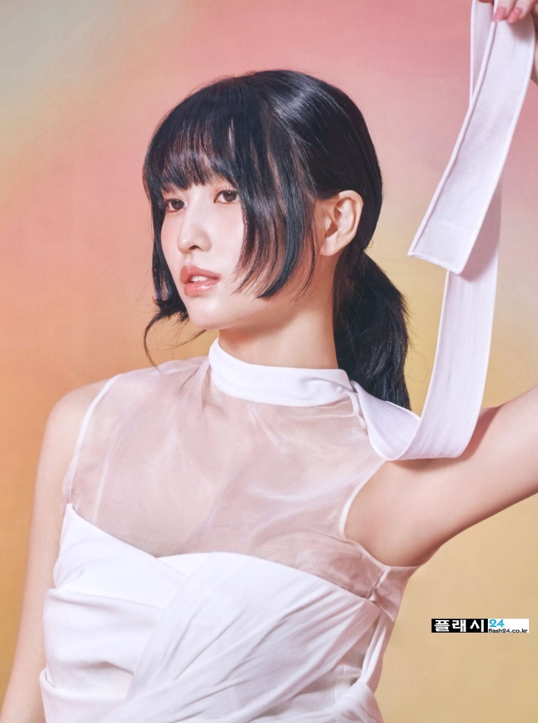 240505-TWICE-MOMO-MONOGRAPH-With-YOU-th-SCANS-7.jpg